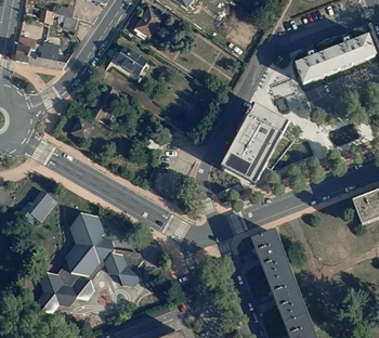Vue aérienne du parking au croisement des rues Djougou et Boileau